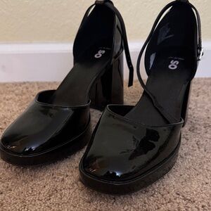 Patent Black Sonoma Platform Mary Jane’s size 9.  NWOT